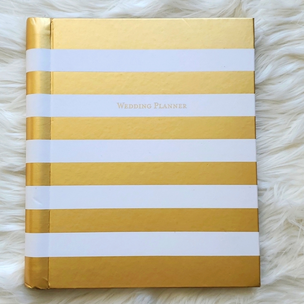 White & Gold Wedding Planner
